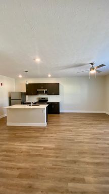 2 Bed 2 Bath SHORT-TERM LEASE ONLY, FULLY FURNISHED, AVAILABLE NOW!!! – photo 1
