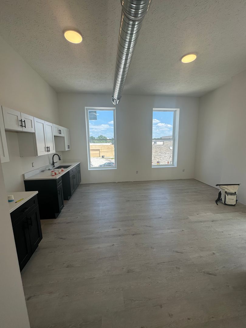 Frankfort Apartment: 350 N. Main Street