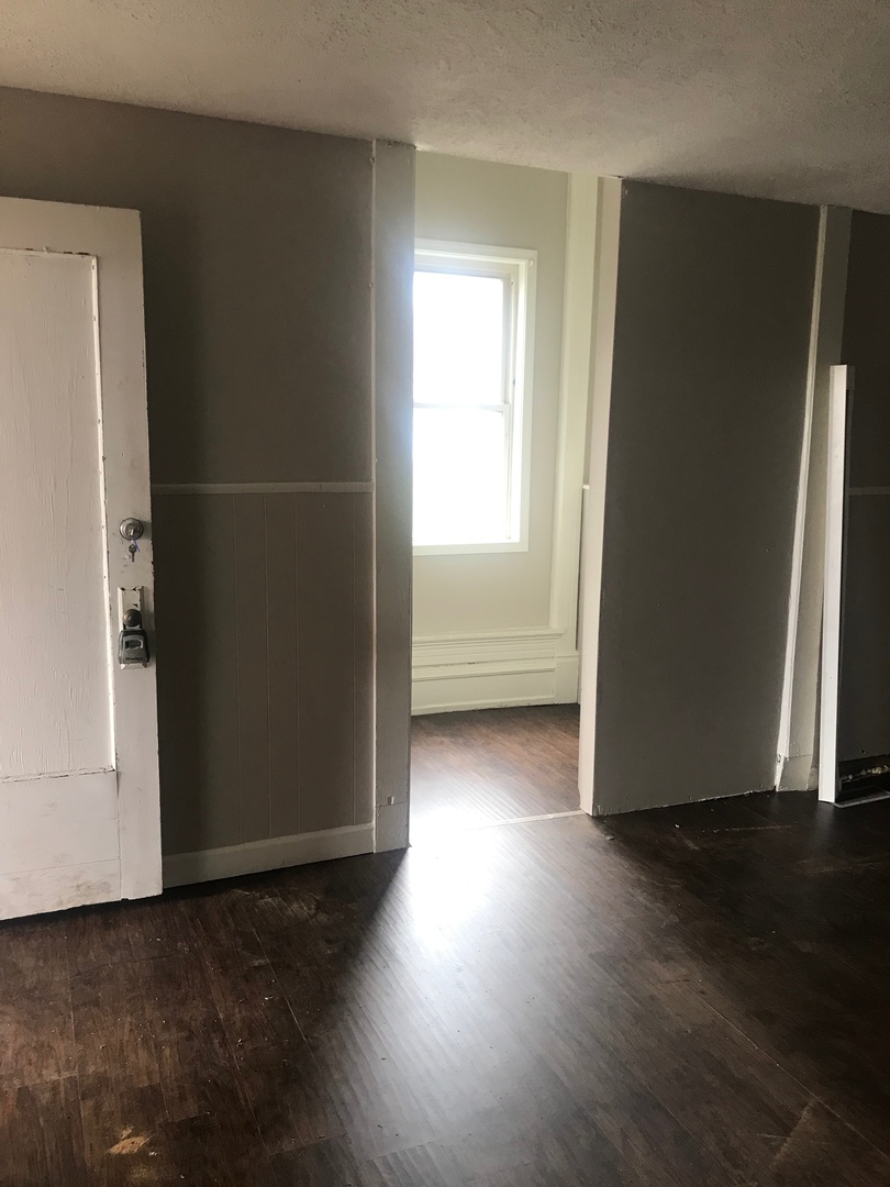 Frankfort Apartment: 458 W. Clinton St.