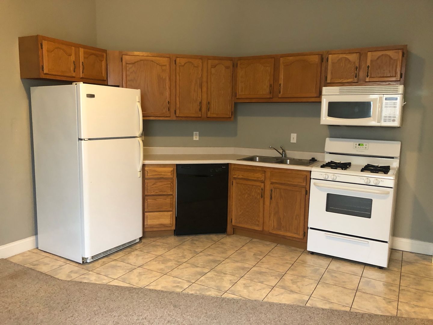 Lafayette Apartment: 818 North 10th Street