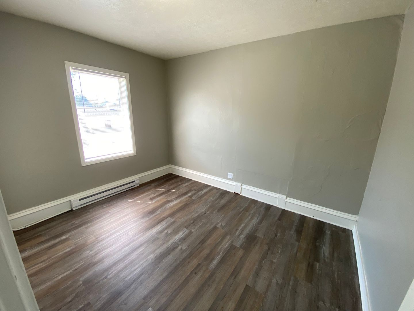 Frankfort Apartment: 452 S. Main St.