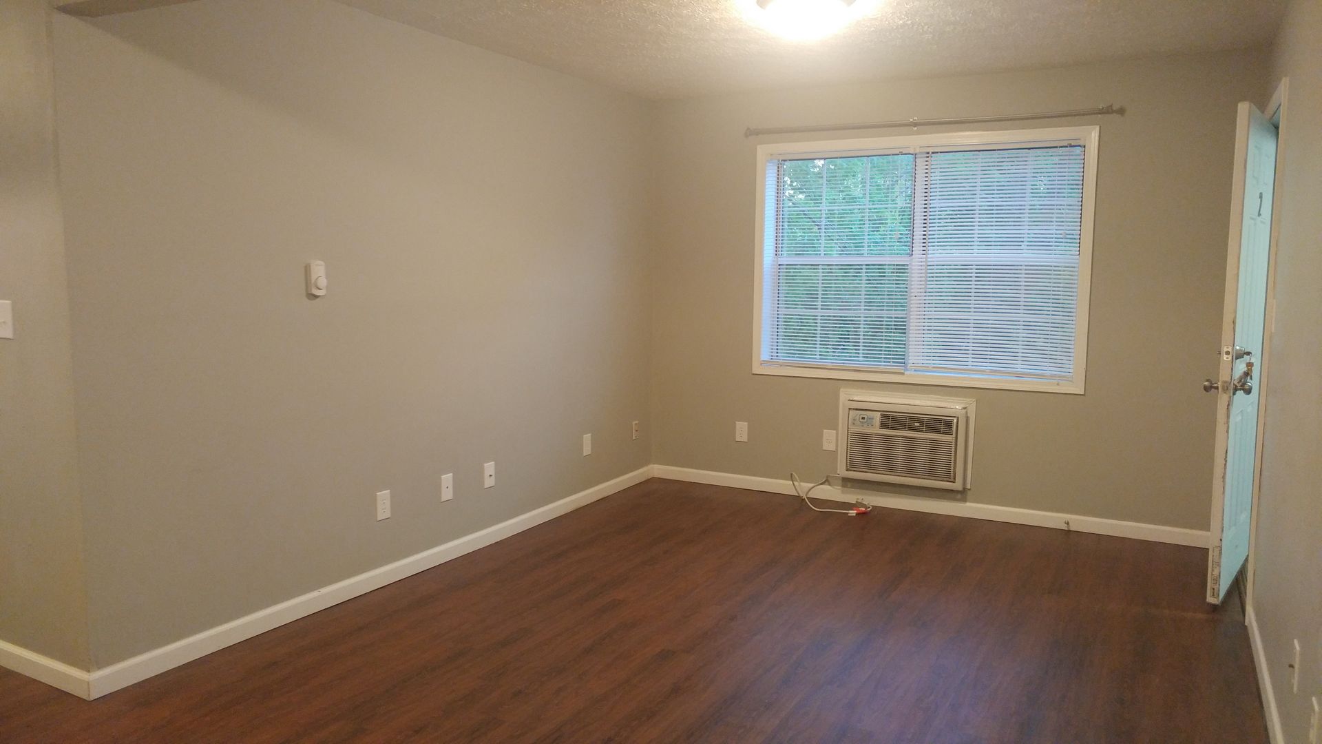 Lafayette Apartment: 1422 Main Street