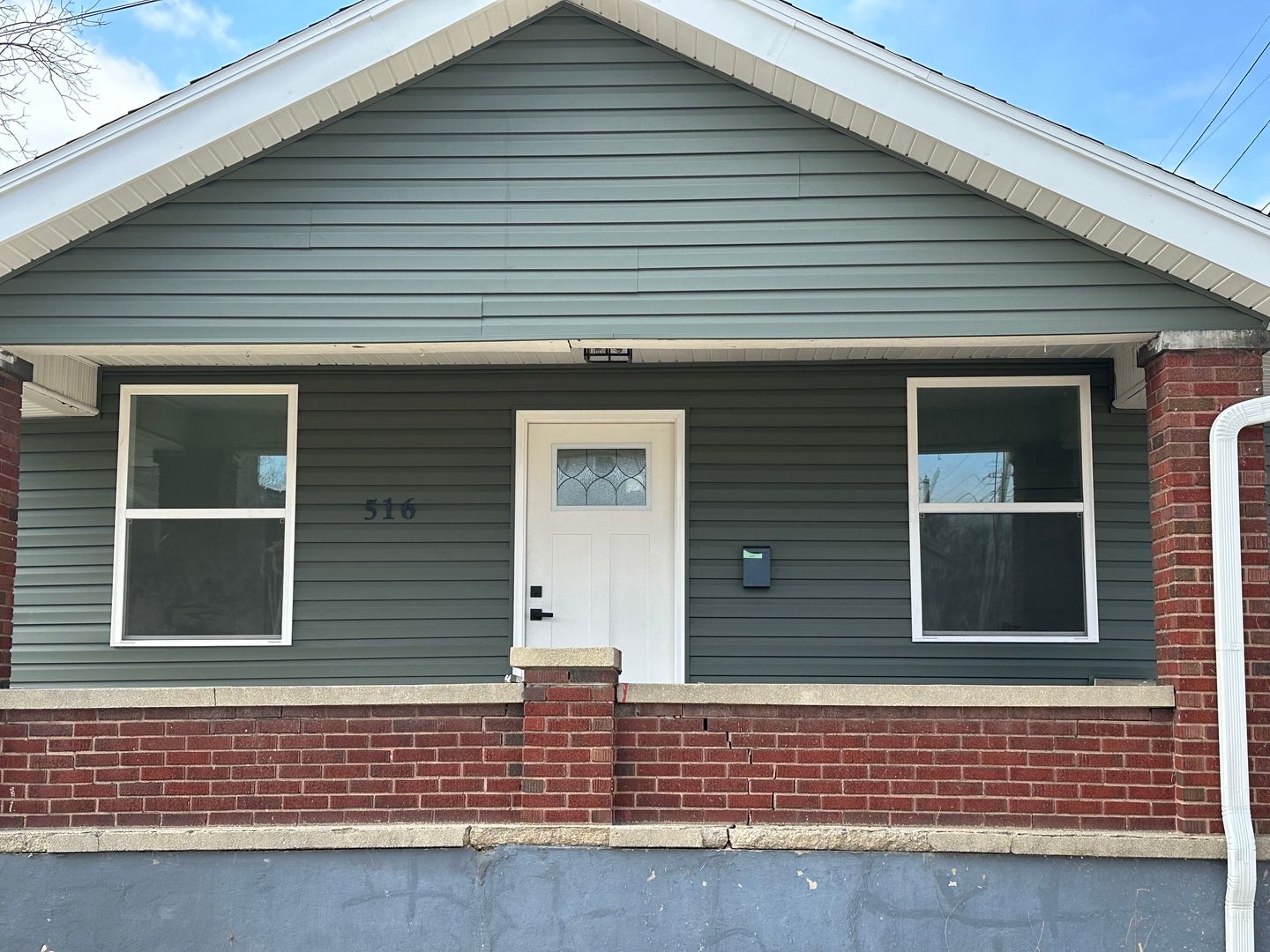 Lafayette Apartment: 1214-1216 Brown Street