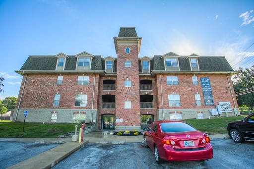 Minutes from Campus! 2 Bedroom/1 Bathroom apartment with W/D! – photo 1