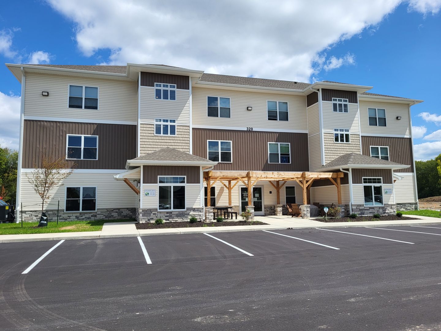 Lafayette Apartment: 320 Chapel Drive