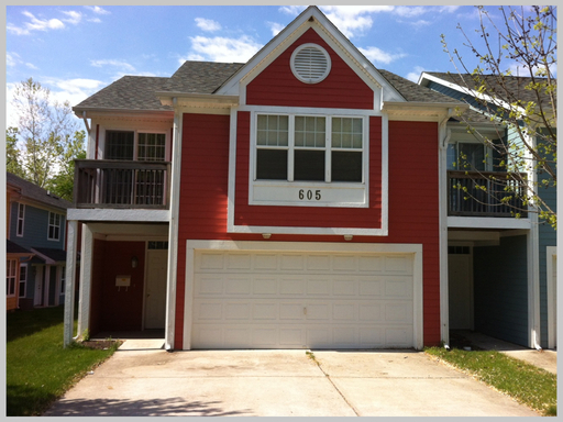 Gorgeous 3 bed 2.5 bath Townhouse w/ a large 2 car attached garage. – photo 1