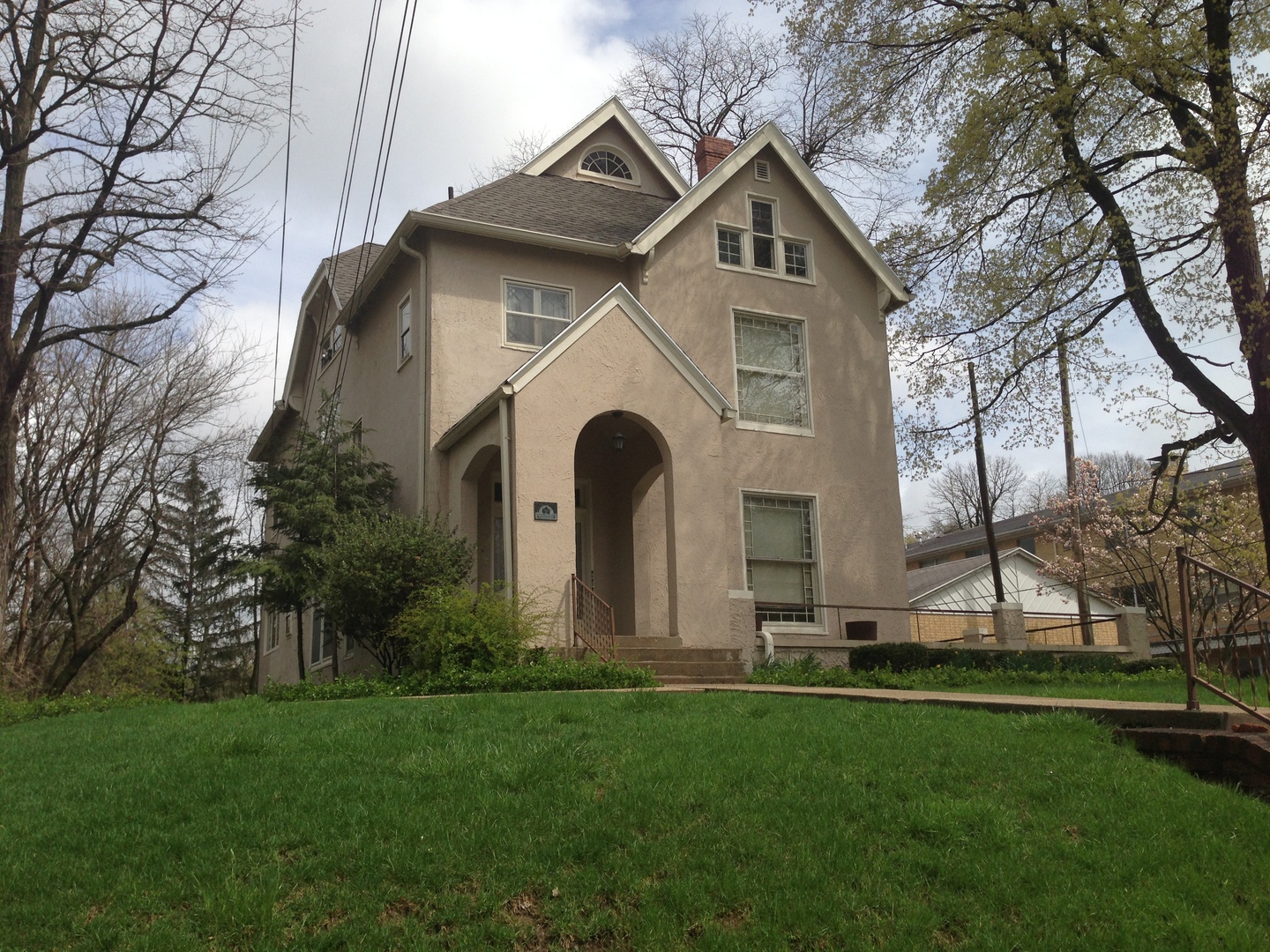 Lafayette Apartment: 301 South 9th Street