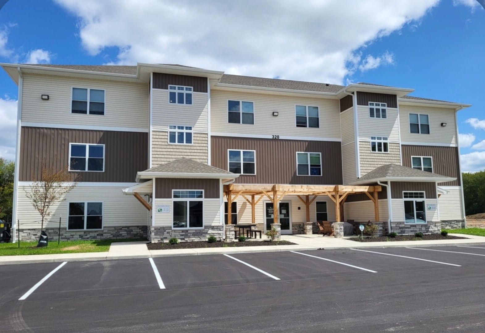 Lafayette Apartment: 320 Chapel Drive