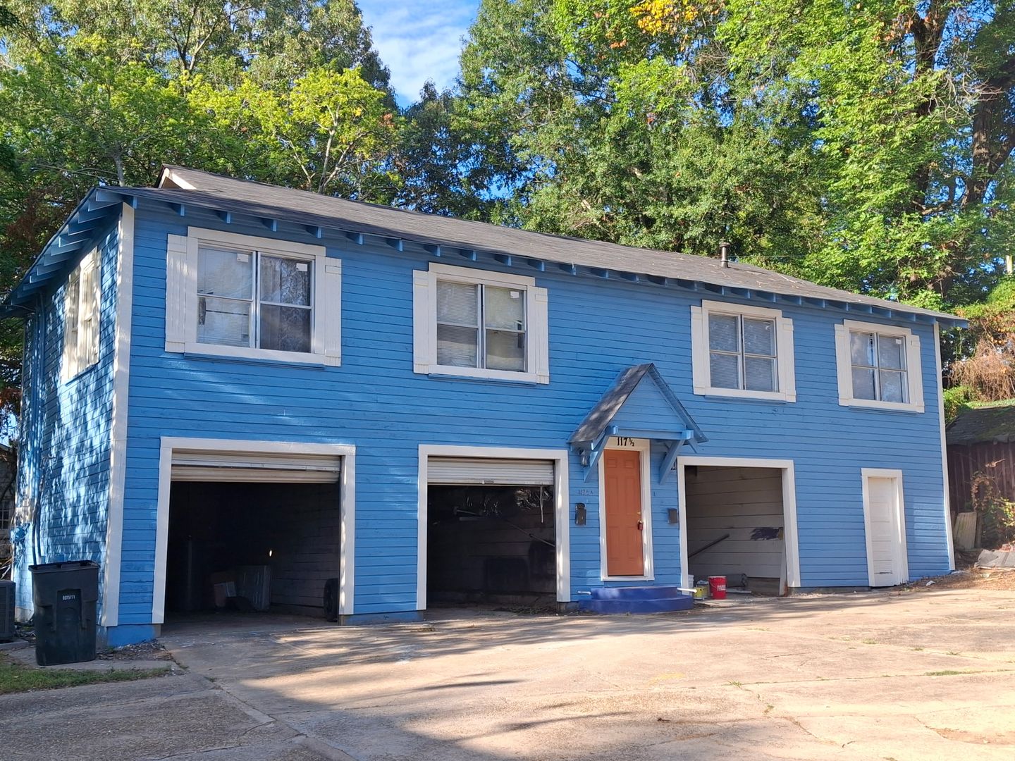 Shreveport House: 117 1/2 B Lister St