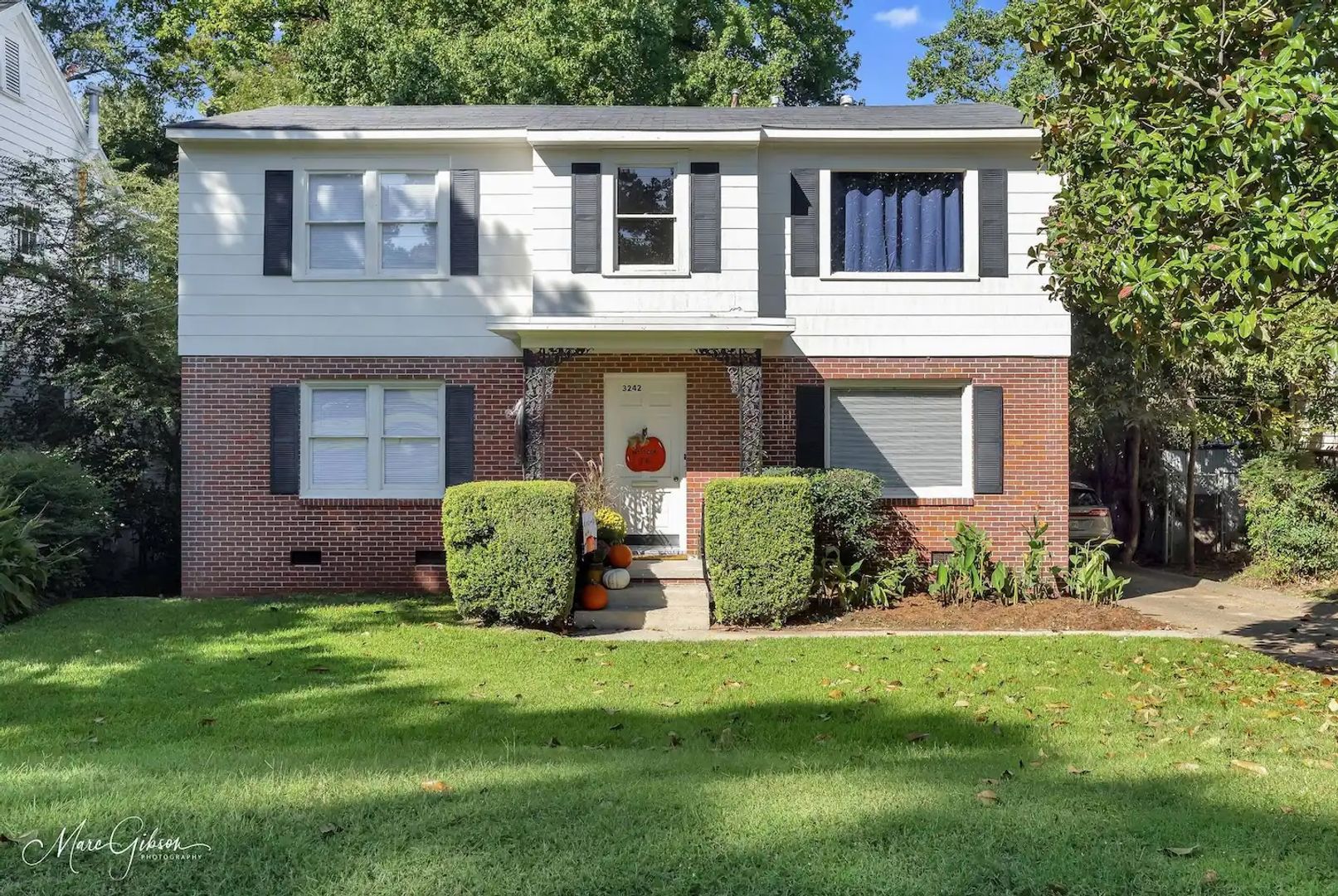 Fully Furnished All Bills Included - 2 bed 1 Bath Apartment