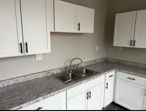 2nd floor unit - Huge Loft Area – photo 1