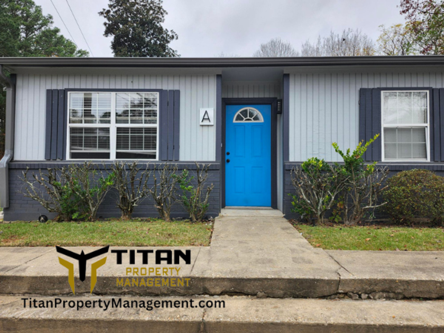 Benton Apartment: 700 Park Dr. Apt A