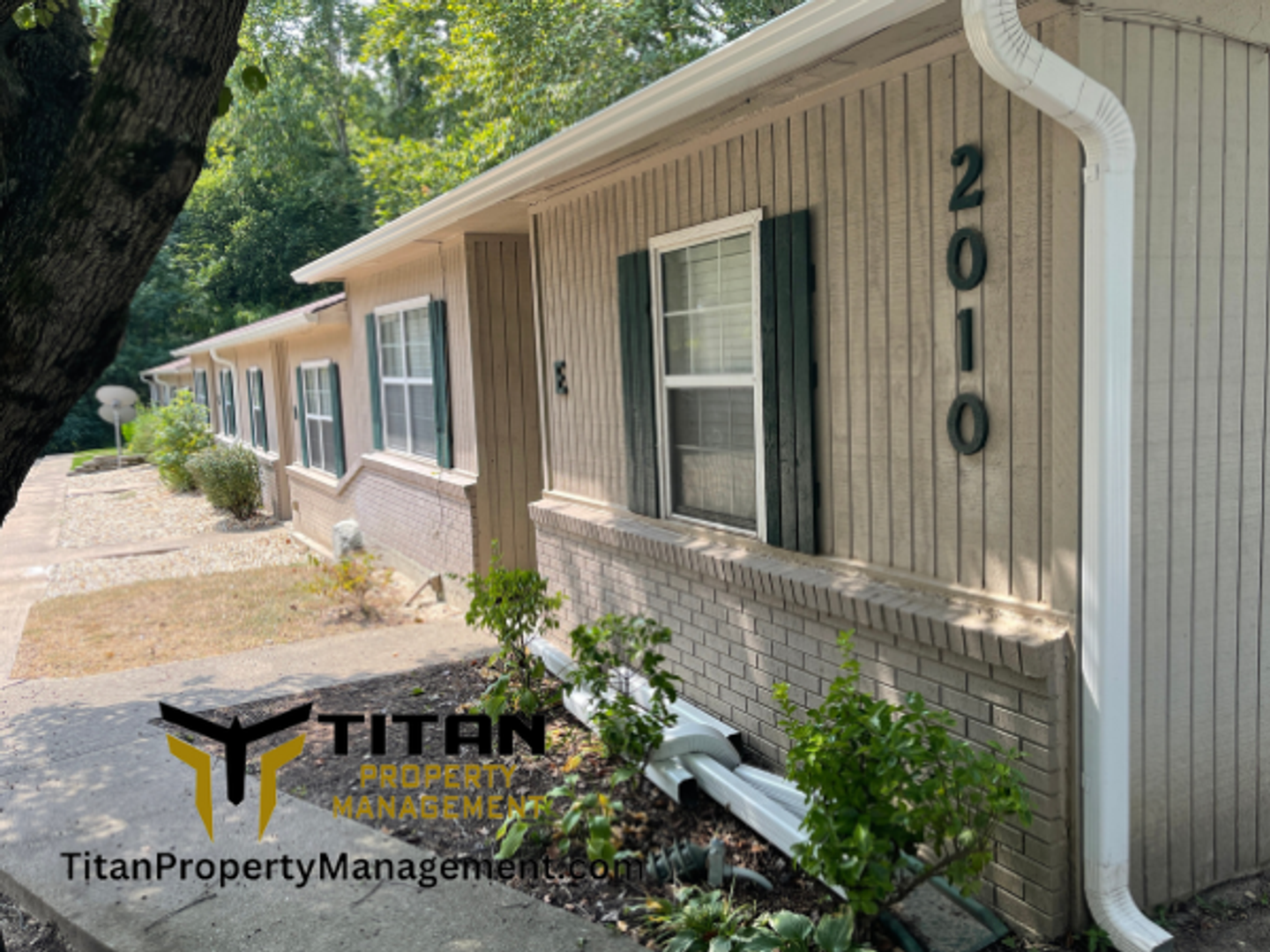 Benton Apartment: 2010 Watts Rd. Apt E