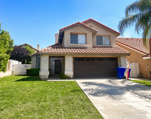Charming 3 bed 2.5 bath 2 story home in Yucaipa, Ca. – photo 1