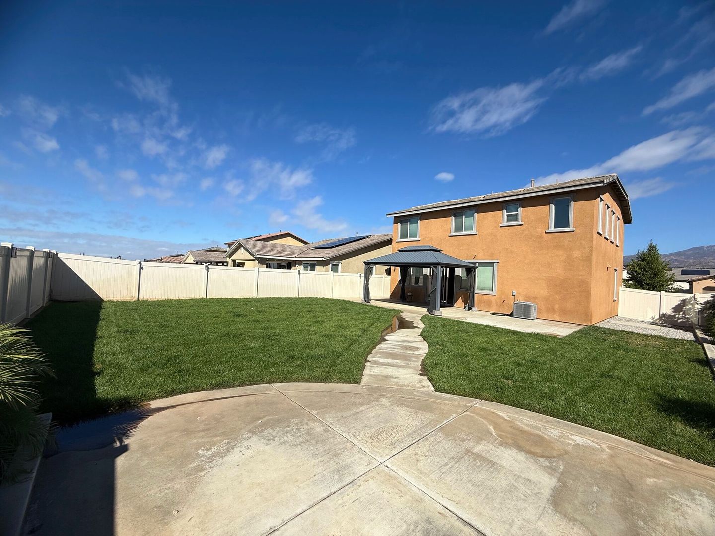 Beaumont House: 1379 Groveland St