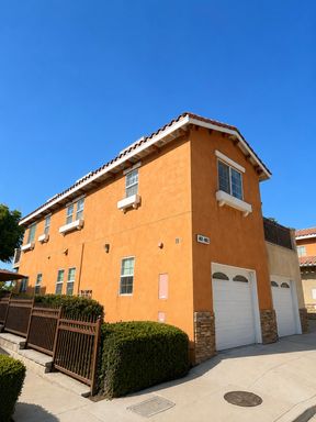 Beautiful 2 bed 2 1/2 bath Condo in Redlands, Ca. – photo 1