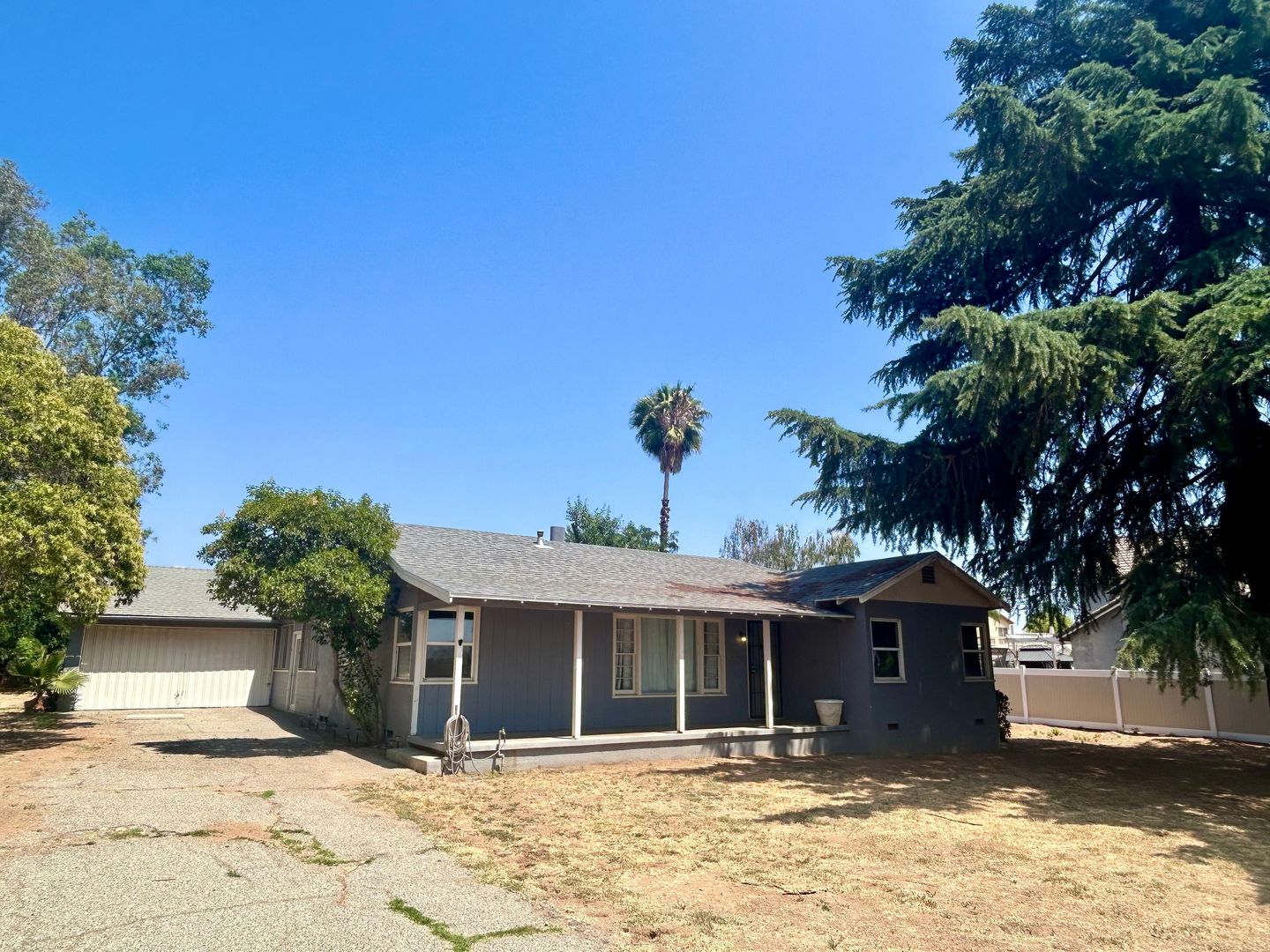 Yucaipa House: 12699 6th St