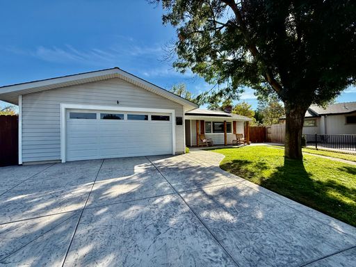 Home with a pool and RV access available NOW – photo 1