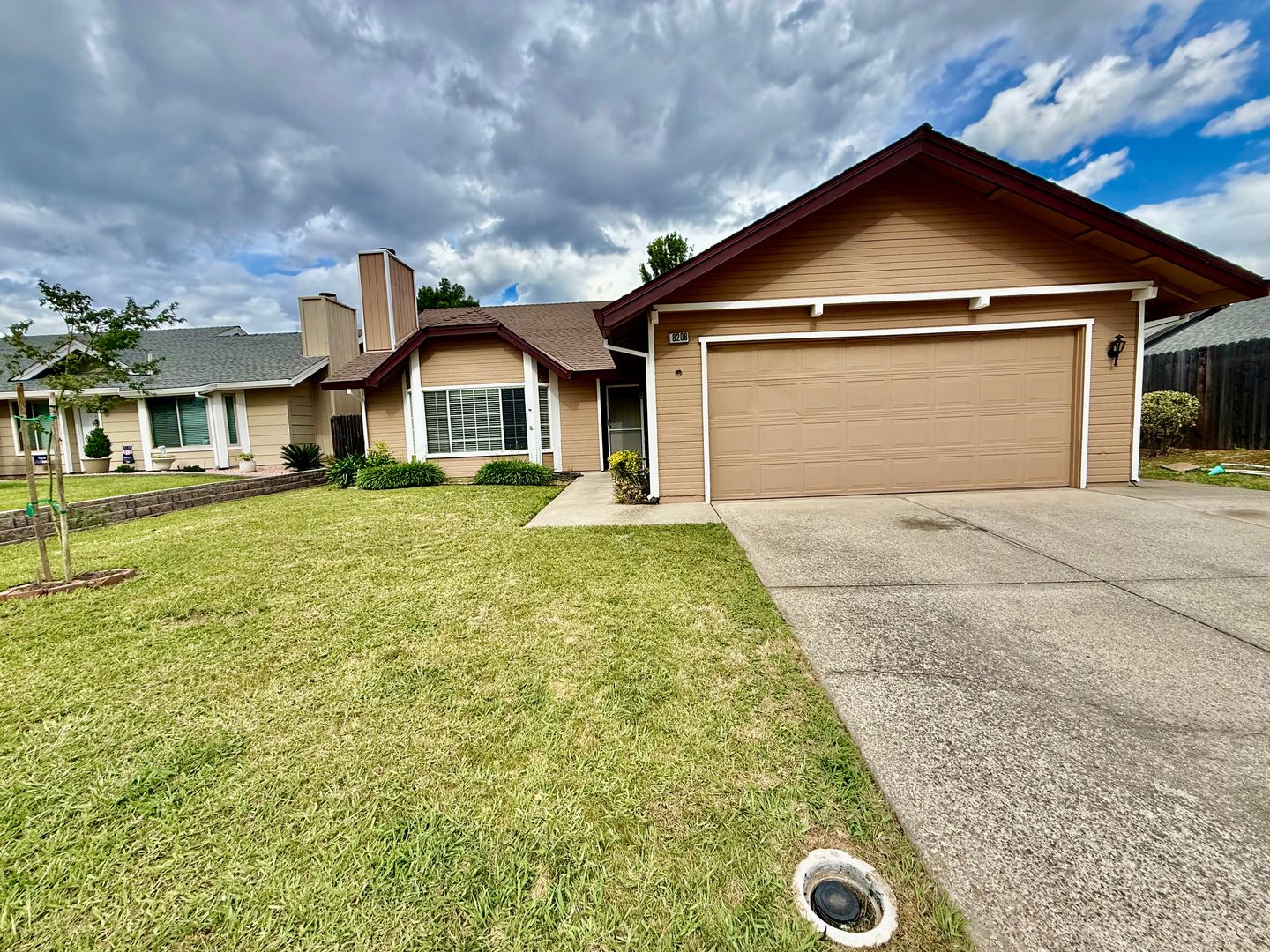 Citrus Heights House: 8208 Charlotte Ave