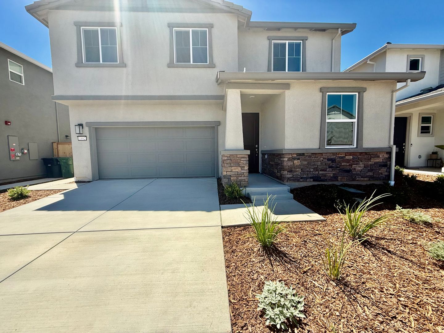Lincoln House: 1992 Talavera Dr