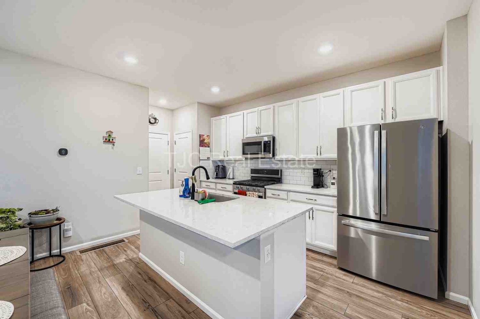 Aurora House: 21207 E 59th Place