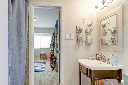 795 Salem Street, Aurora, CO 80011