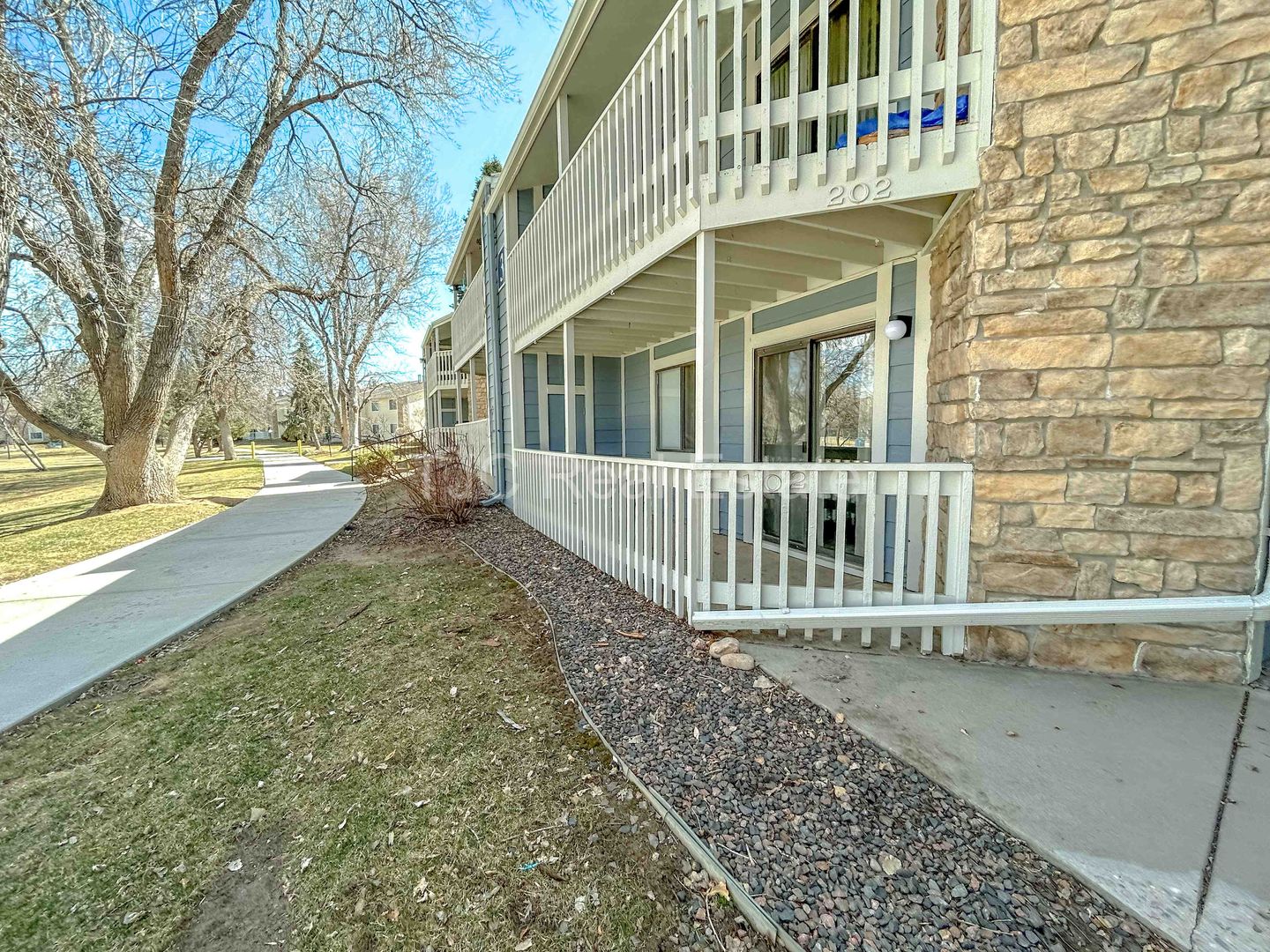 Denver House: 8335 Fairmount Drive Unit 3-102