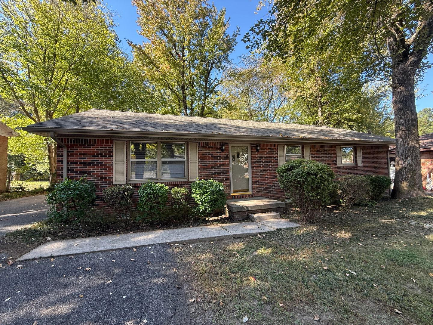 Paducah House: 360 Longview Drive
