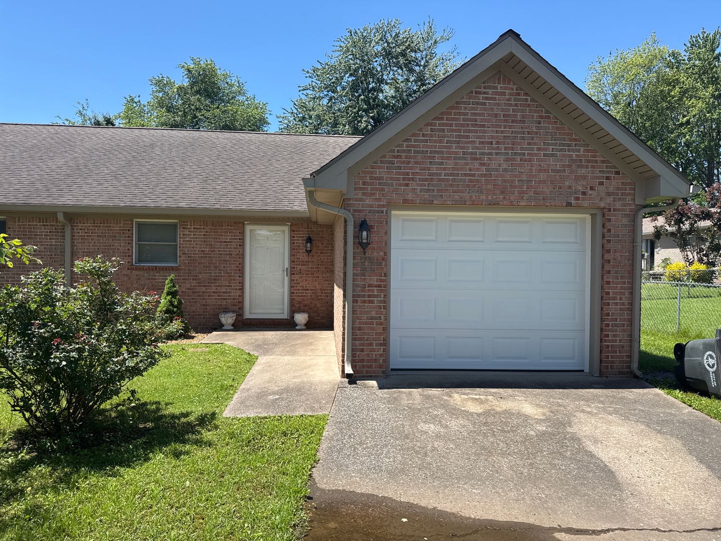 Paducah Apartment: 3320-3322 River Oaks Blvd