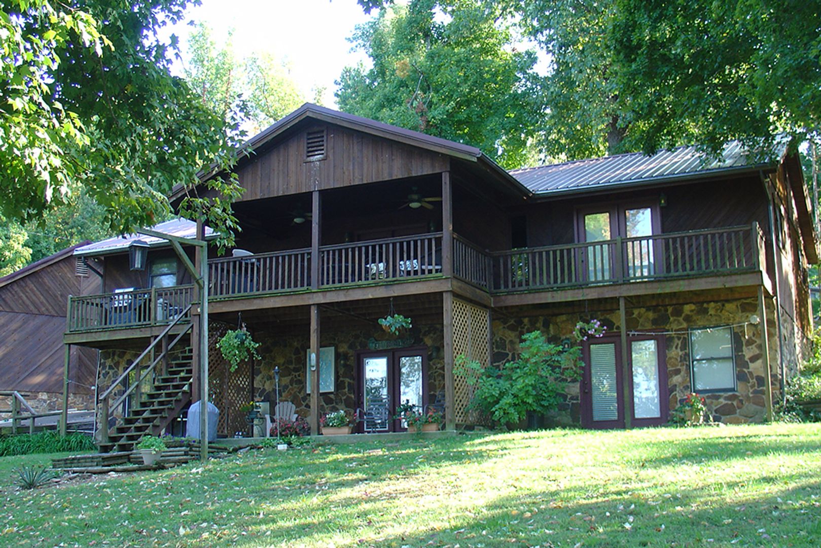 Eddyville Apartment: 75 Forest Glenn Drive