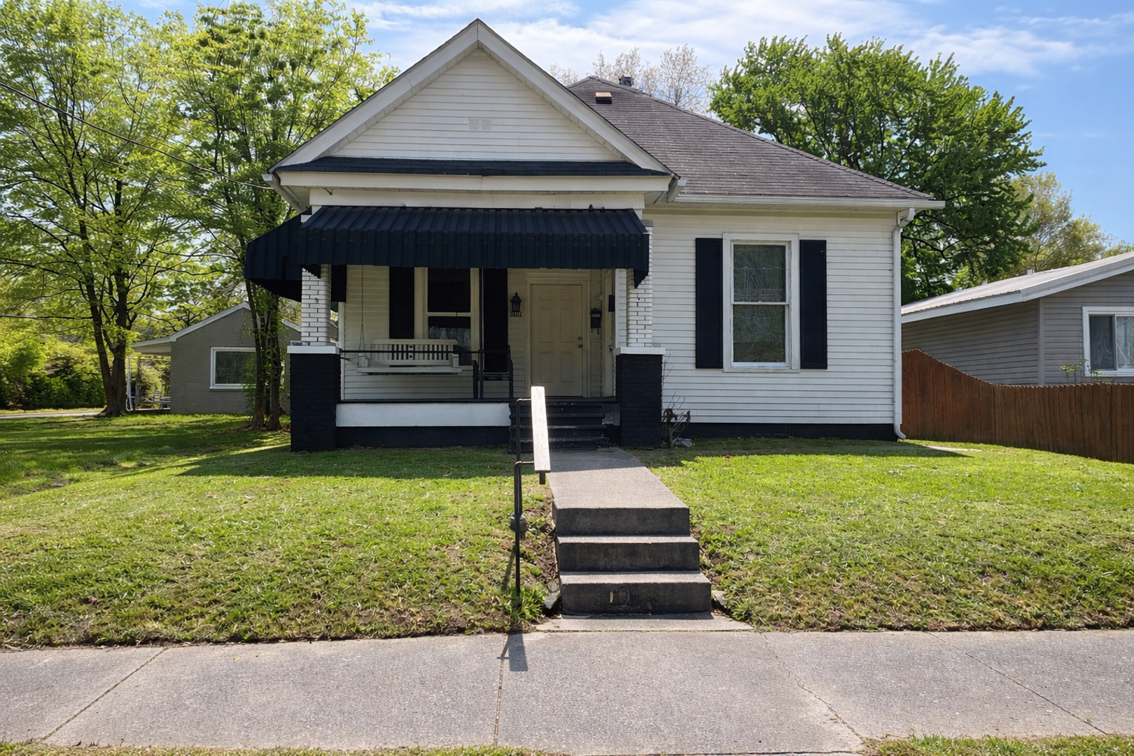 Paducah Apartment: 1902 Harrison St