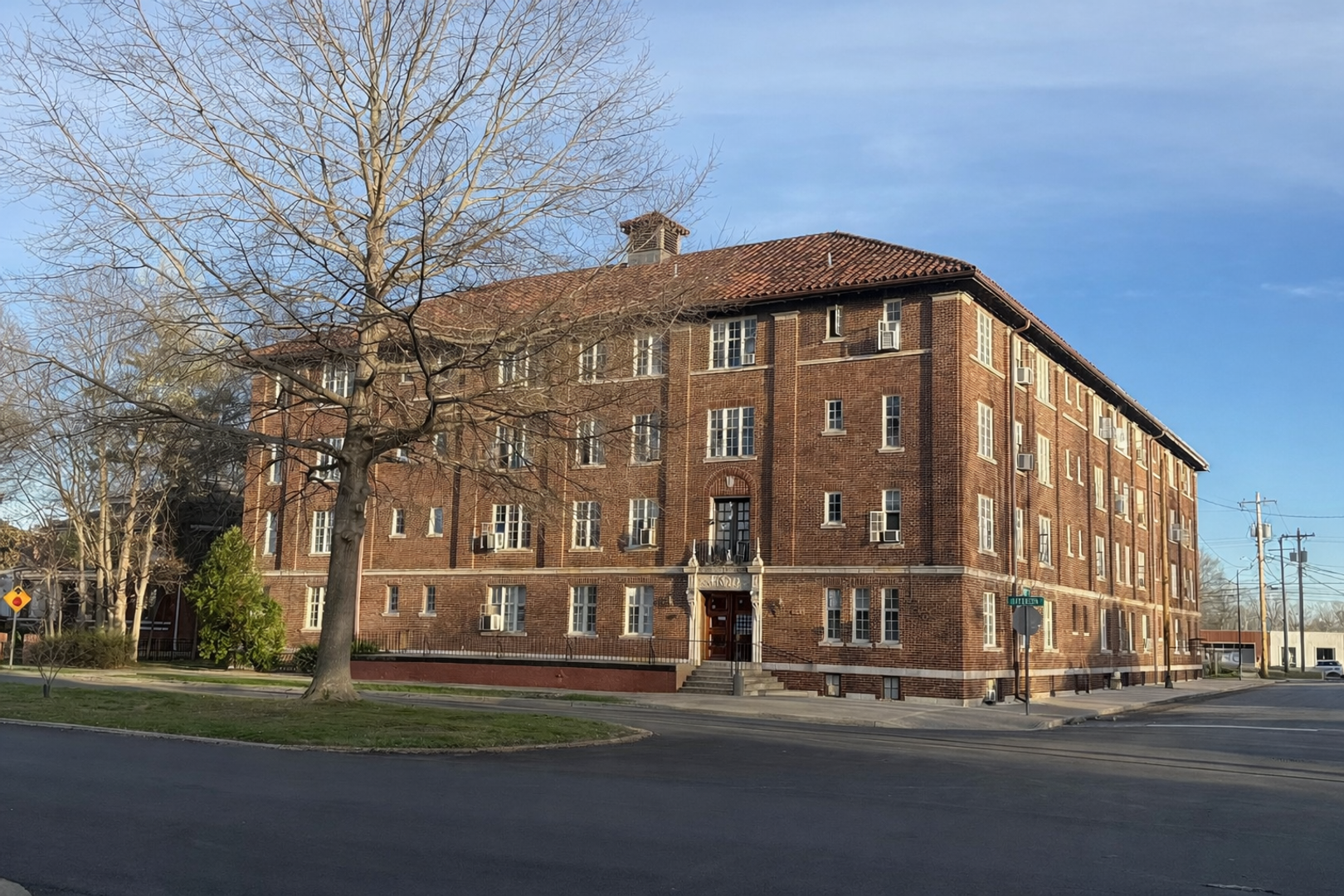 Paducah Apartment: 2142 Jefferson Street 110