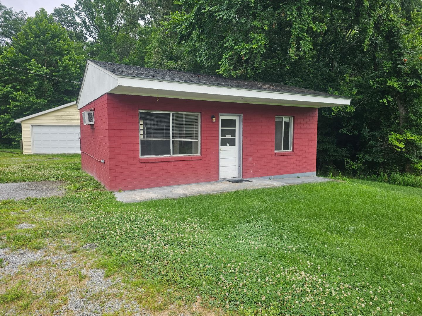Gilbertsville Apartment: 6708 US 641 North