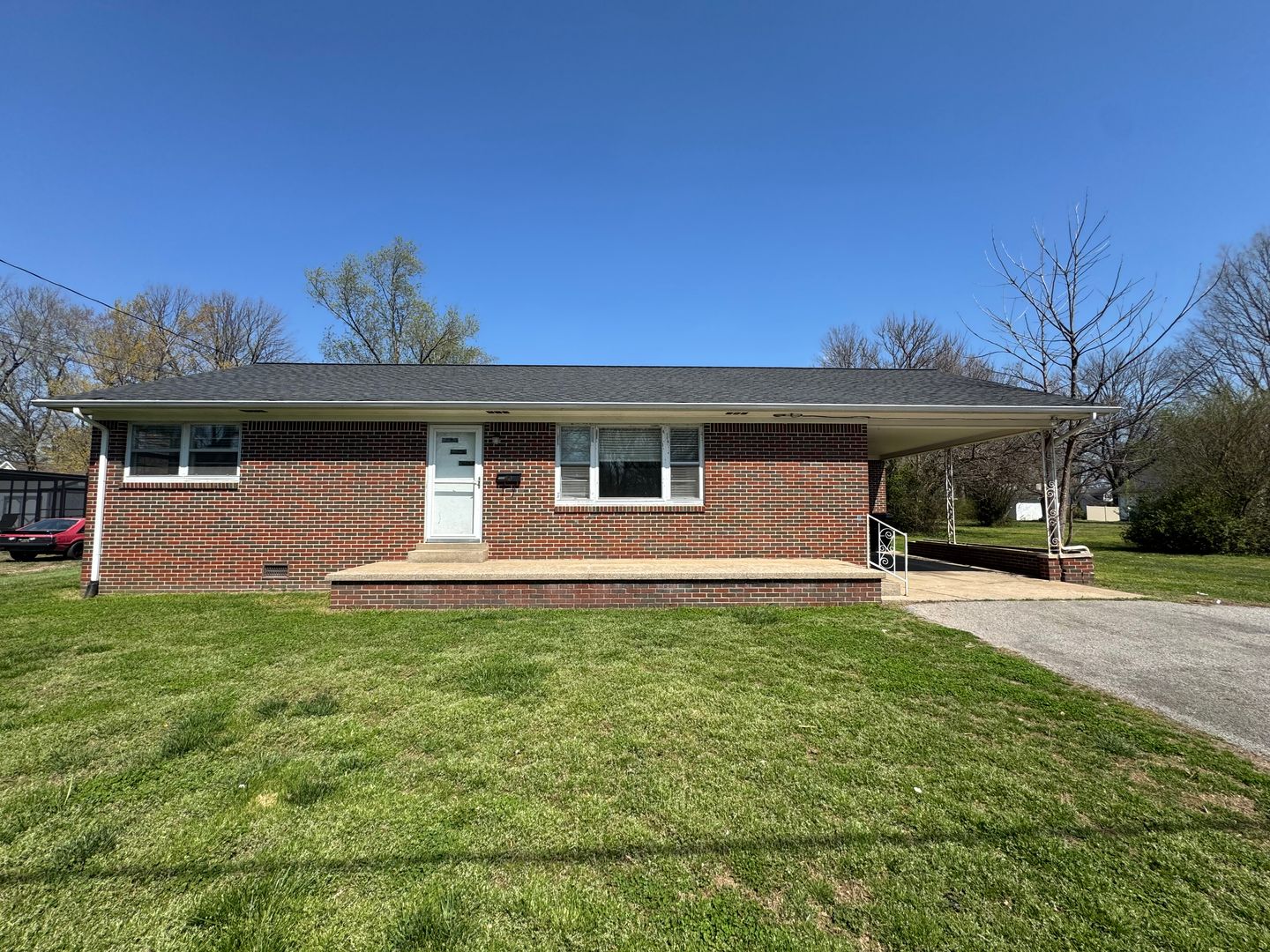 MURRAY House: 1000 WALNUT DR.