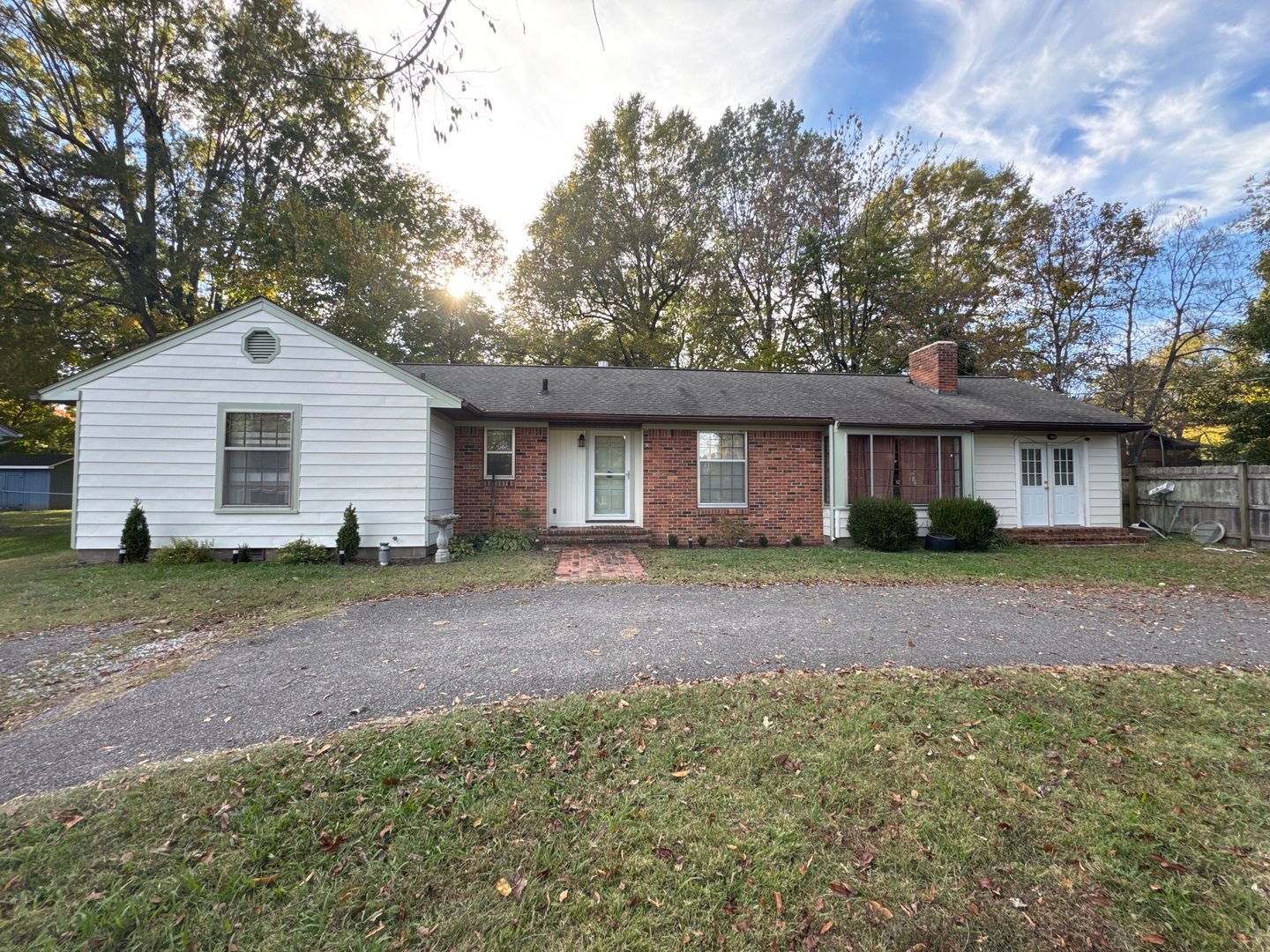 Paducah House: 221 Wedgewood Place