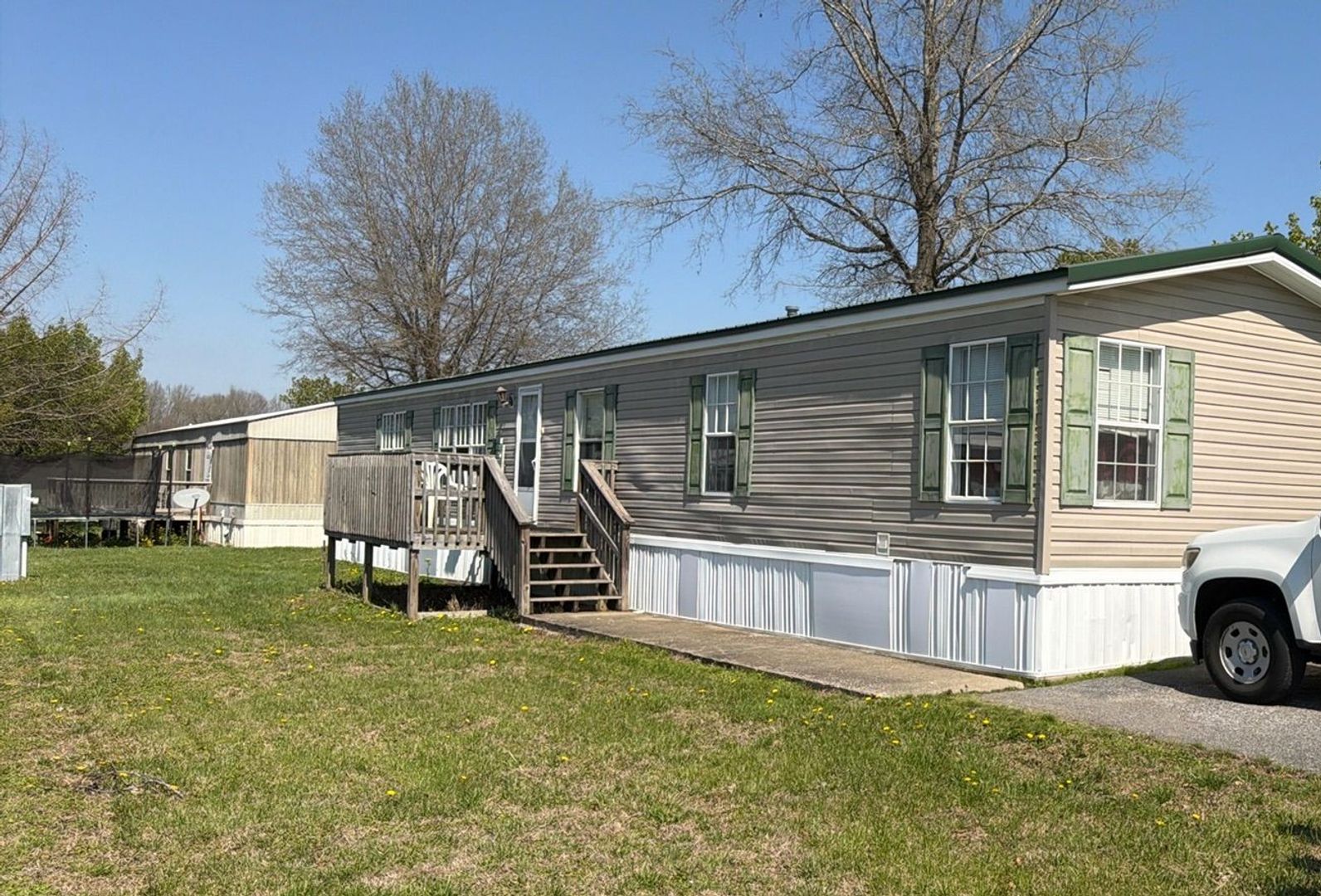 Benton Apartment: 2550 Symsonia Hwy