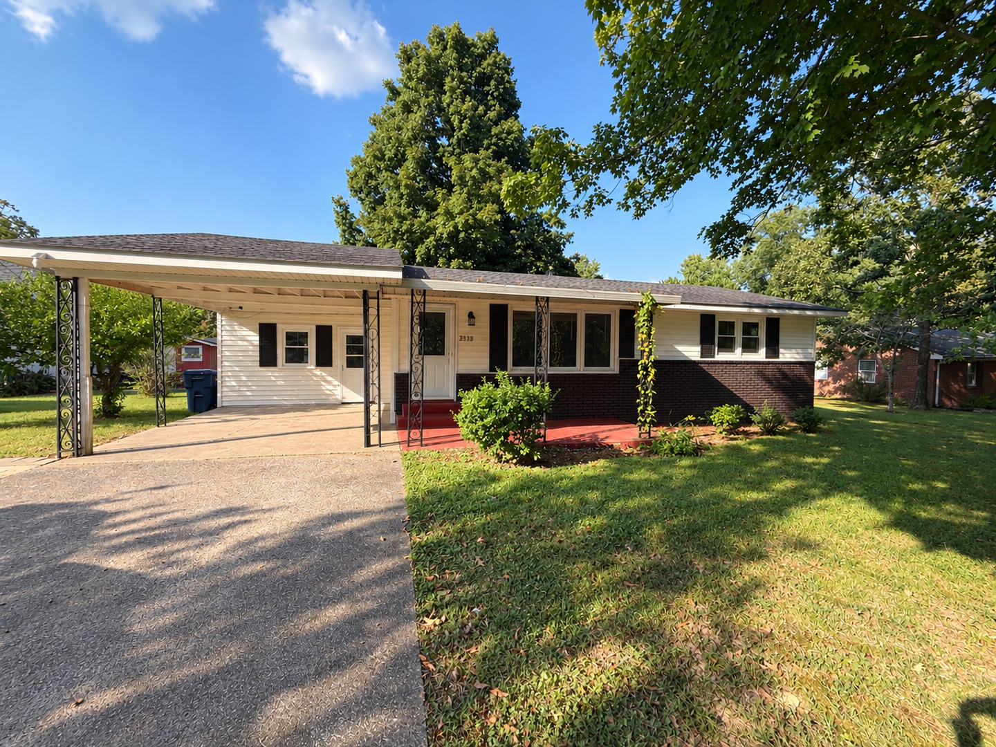 Benton House: 213 E 21st Street