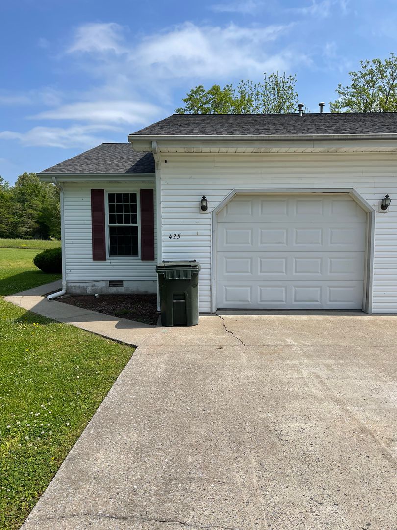 Calvert City Apartment: 425 E 2nd Ave