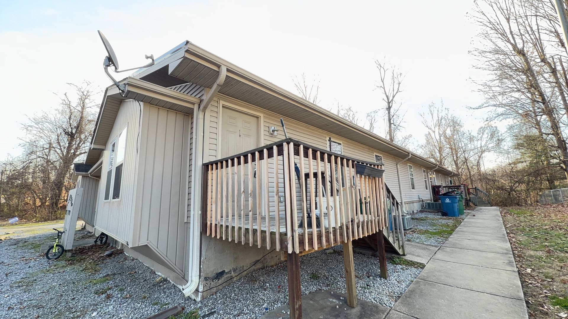 Wickliffe Apartment: 857 Broadway Street