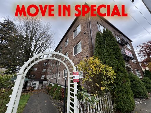 R151- $895.00 a month + $100.00 flat rate utility surcharge for W/S/G- * 1/2 OFF FIRST FULL MONTH RENT! * – photo 1