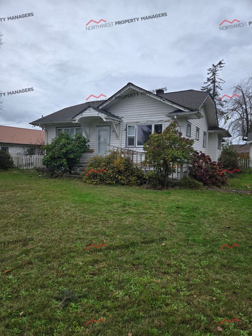 Chehalis House: 3090-A Jackson Hwy