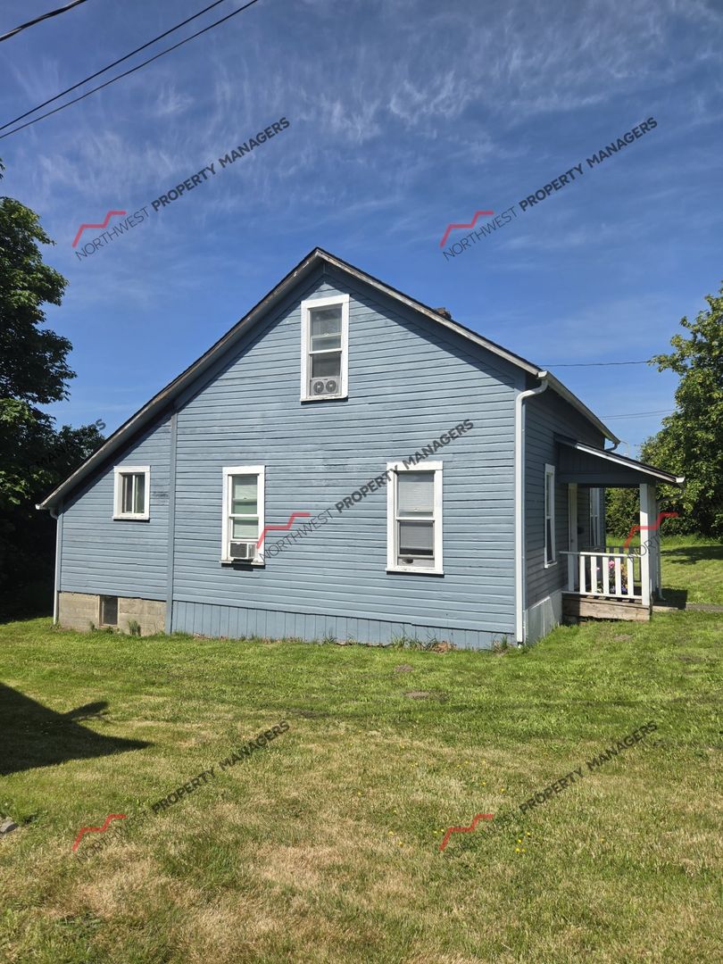 Chehalis House: 901 NW St. Helens Ave.