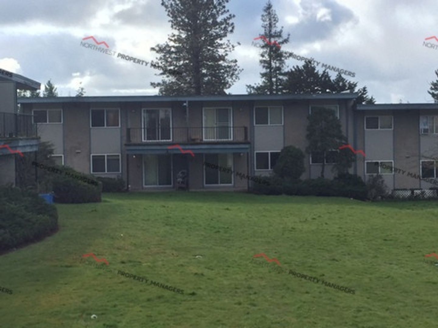 Chehalis Apartment: 1933 - 1935 S Market Blvd