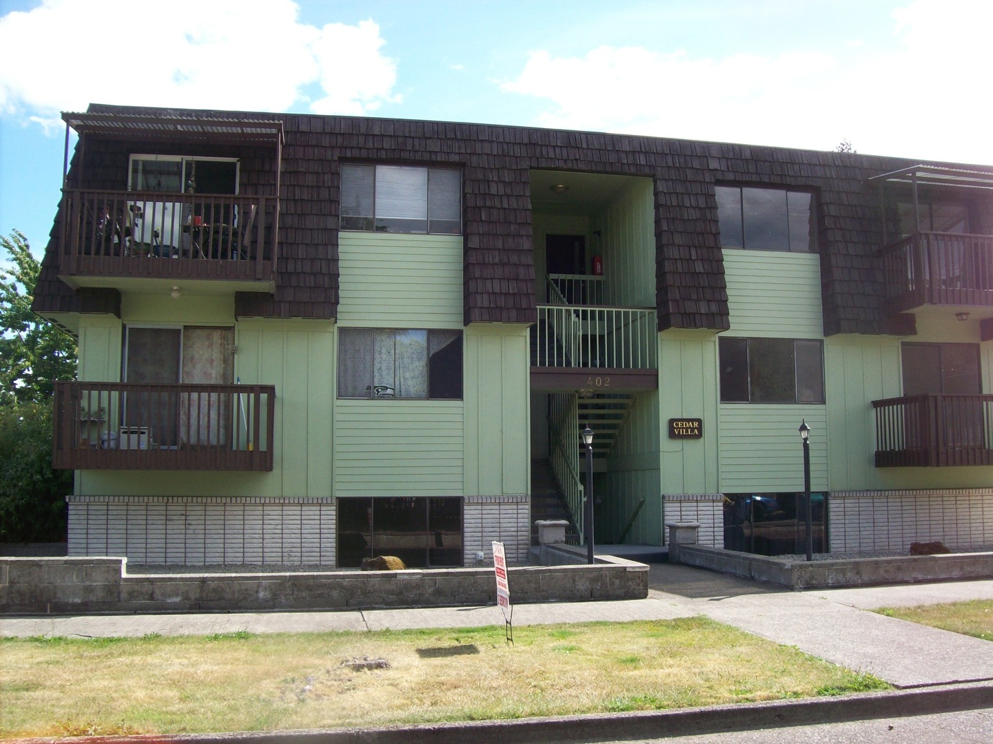 Centralia Apartment: 402 Magnolia St