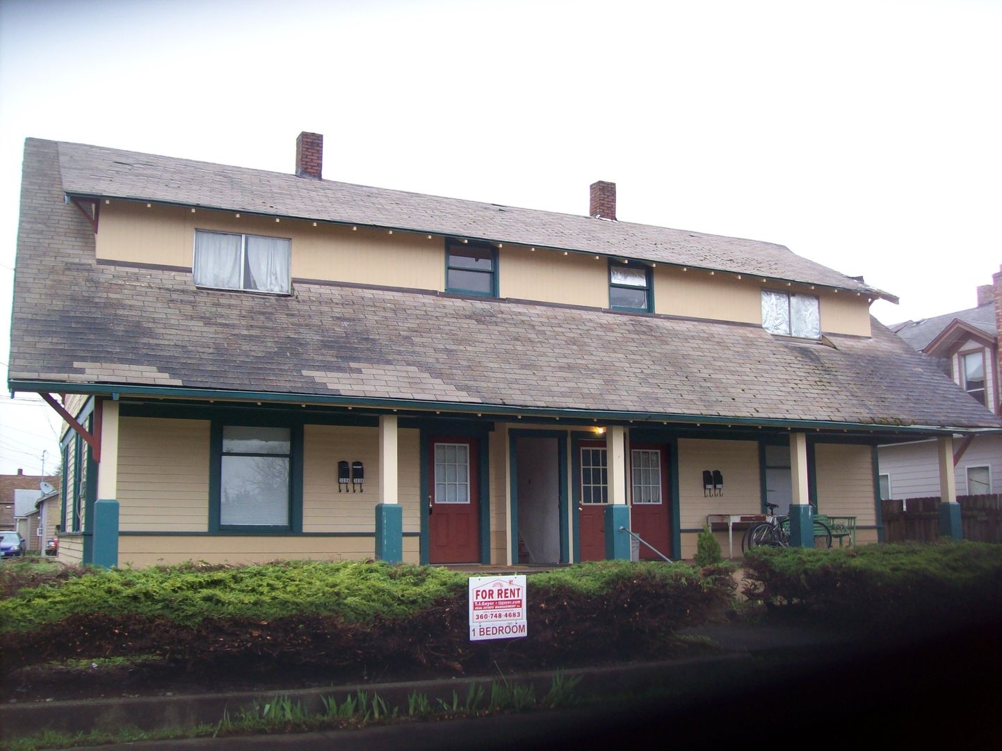 Centralia Apartment: 309-311 E. Pine St.