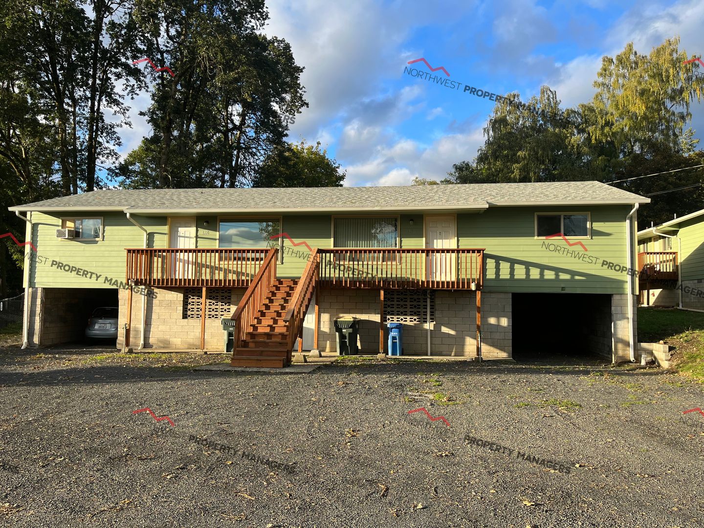 Chehalis Apartment: 1556-1560-1568-1570 SW Thomsen Ave