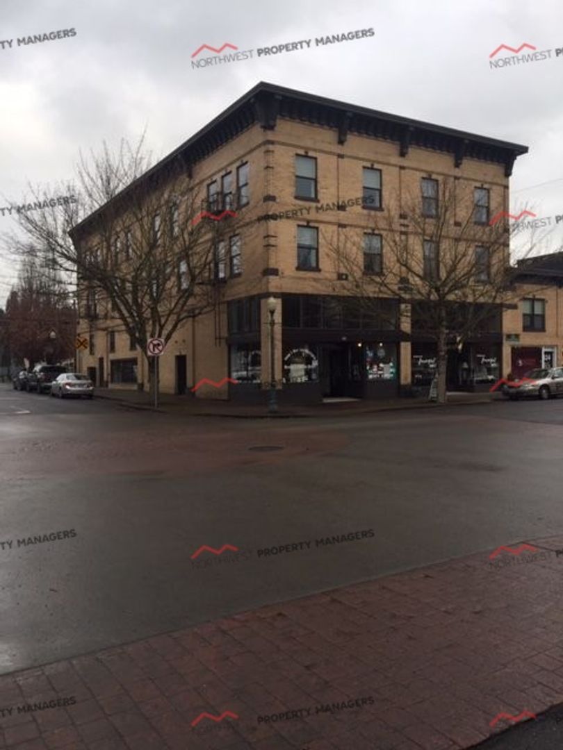 Centralia Apartment: 108 E Maple St.  (Wilson Bldg)