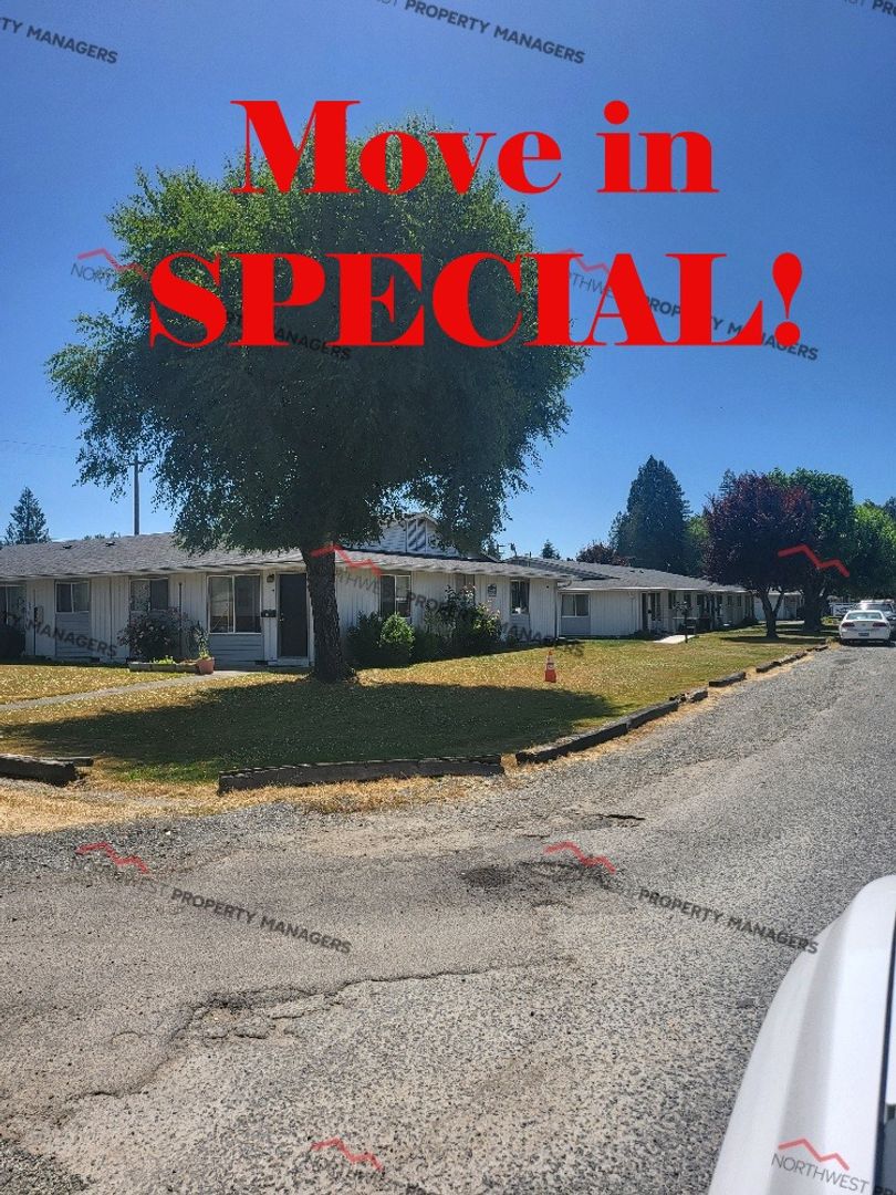 Centralia Apartment: 1100 S Pearl St 1-36