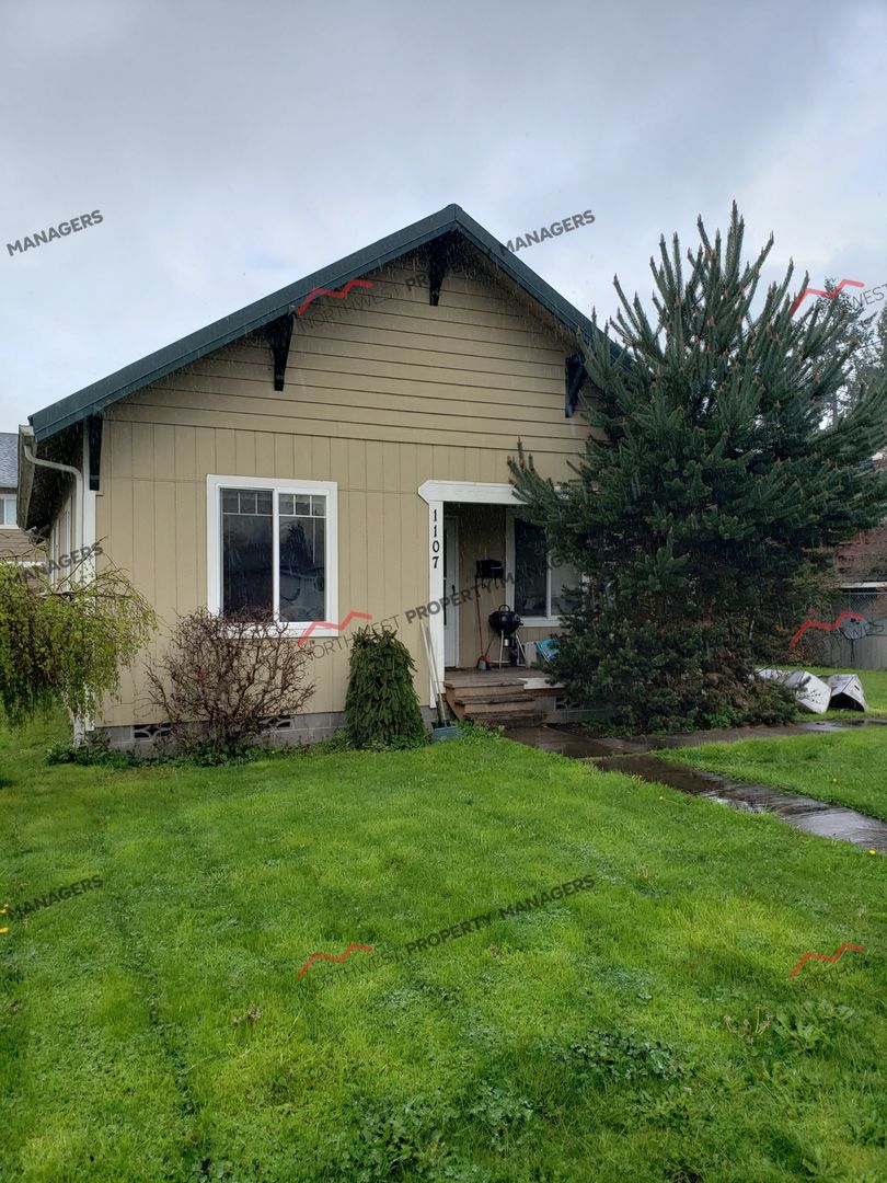 Centralia House: 1107 Woodland Ave