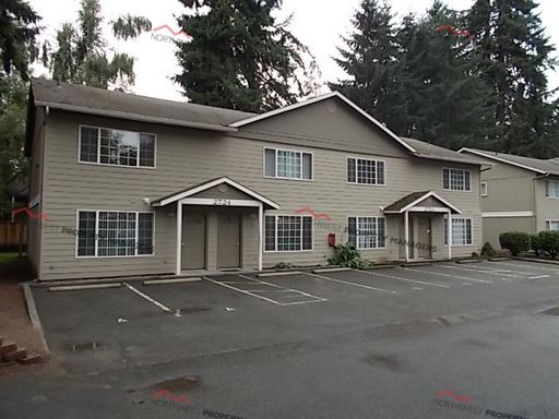 R134 2740-C | $1795 + $100 FLAT RATE FOR W/S/G * MOVE IN SPECIAL * – photo 1